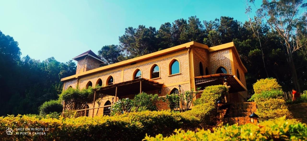 Le Chateau Du Lac De Mantasoa Exterior photo
